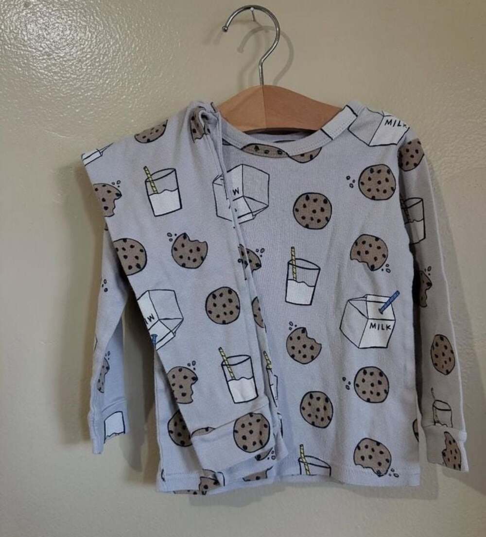 Baby Gap Milk and Cookies Pajama Set Size 3T